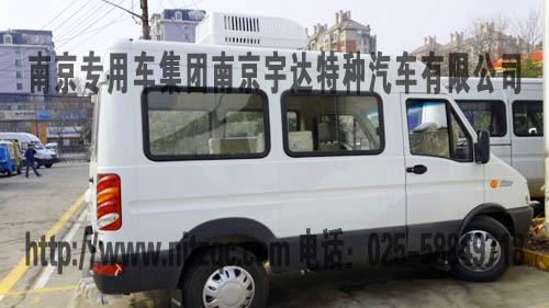 依维柯宝迪服务车