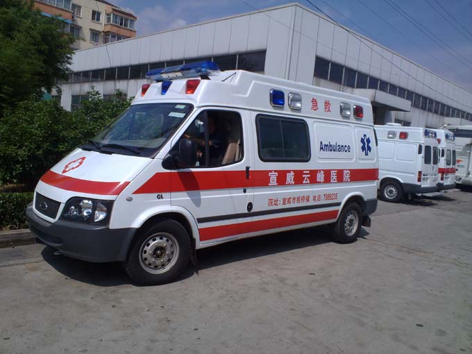 全顺福星四型救护车-重症监护型救护车