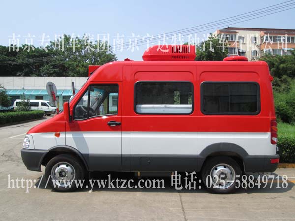 依维柯A32宝迪NJ5049XDW4流动 冰淇淋车