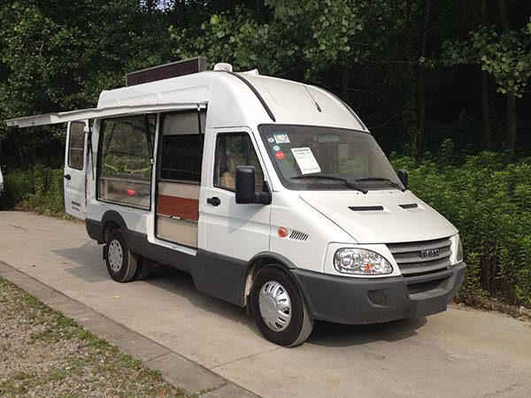 依维柯流动服务车营业厅